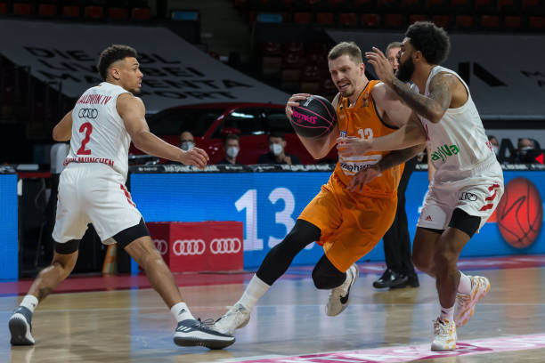 纵观整场比 纵观整场比